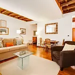 Diana-spanish Steps House Apartman