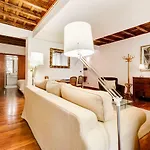 Diana-spanish Steps House Apartman *